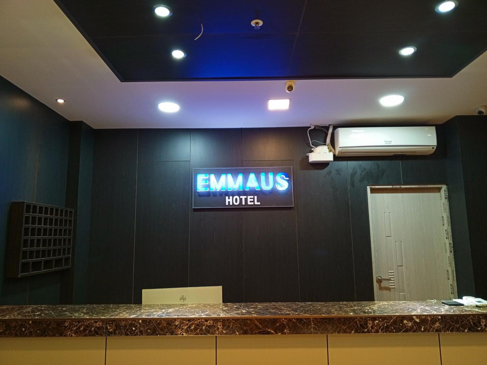 Emmaus Condotel آنغلوس المظهر الخارجي الصورة